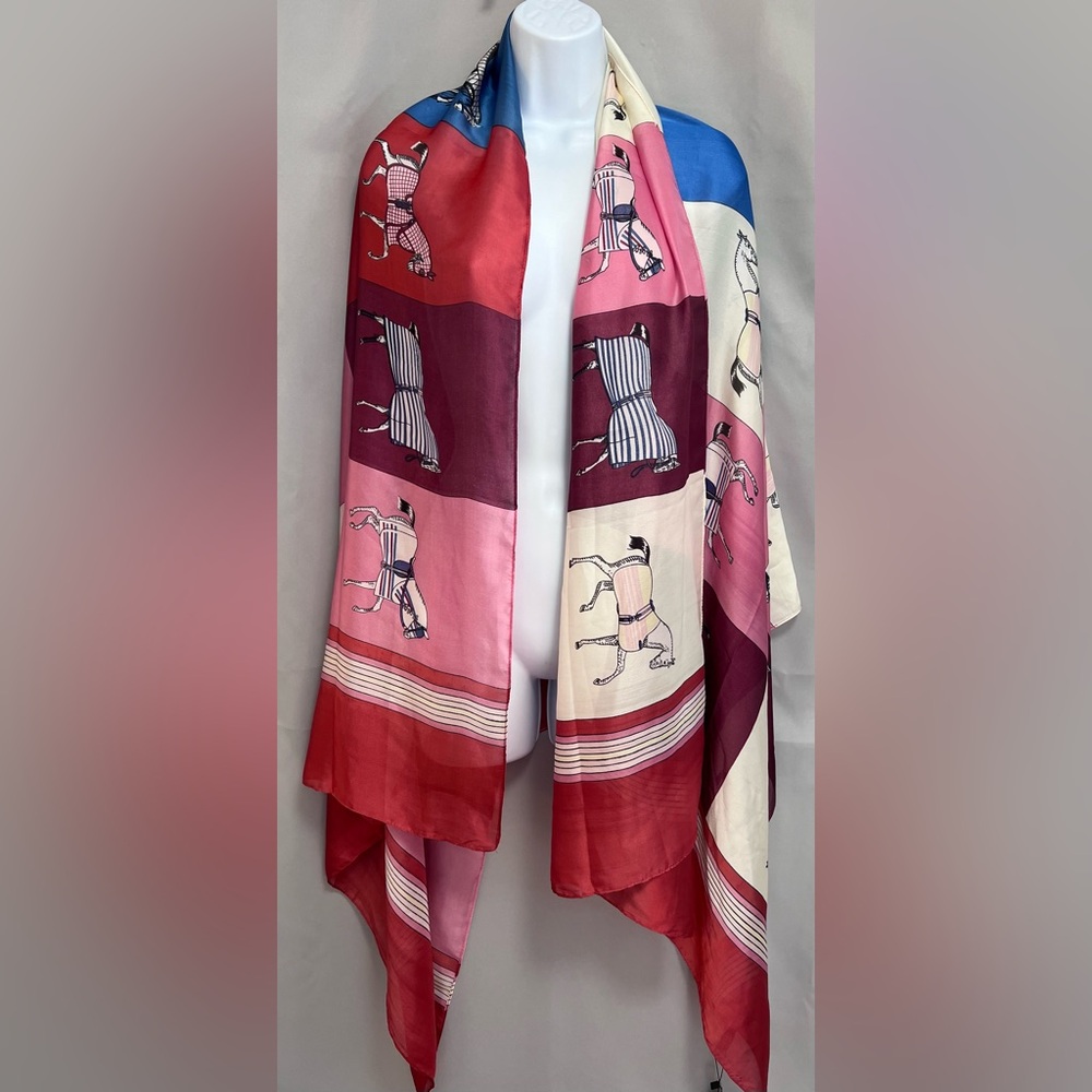 Beauty NWT Equestrian pattern scarf silky feel Stylish Elegant horse versatile